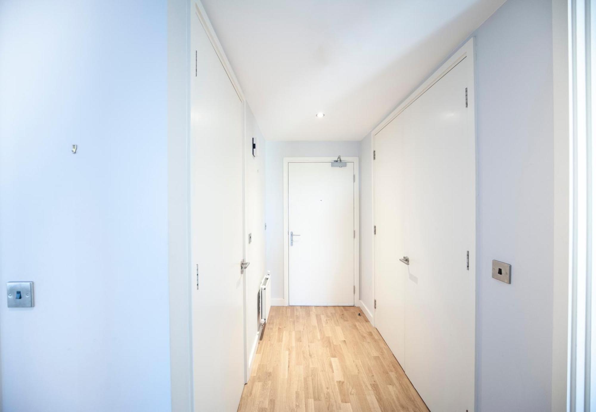 Top Floor Apt - 2 Bed/2 Bath + Private Balcony London Exterior foto