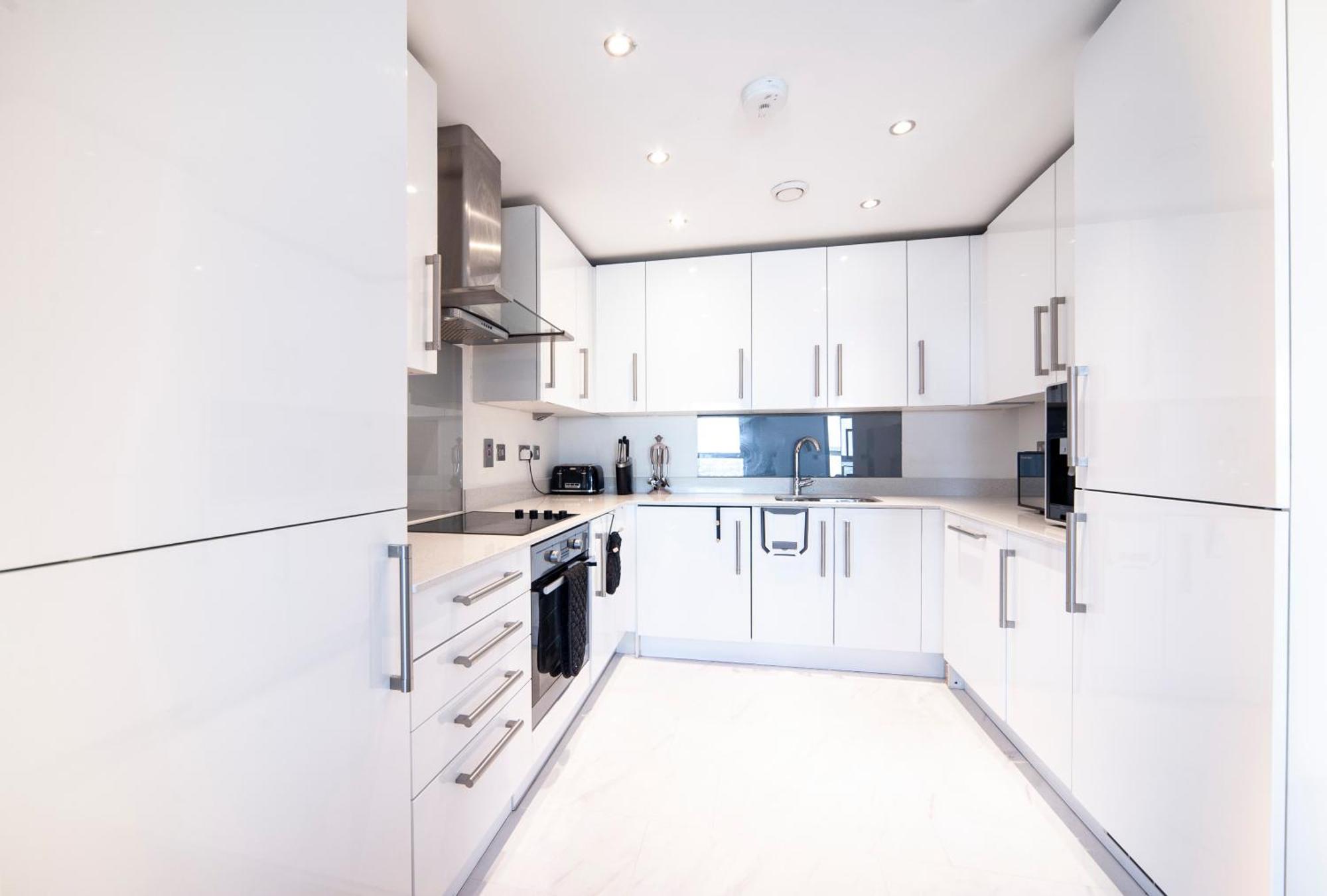 Top Floor Apt - 2 Bed/2 Bath + Private Balcony London Exterior foto