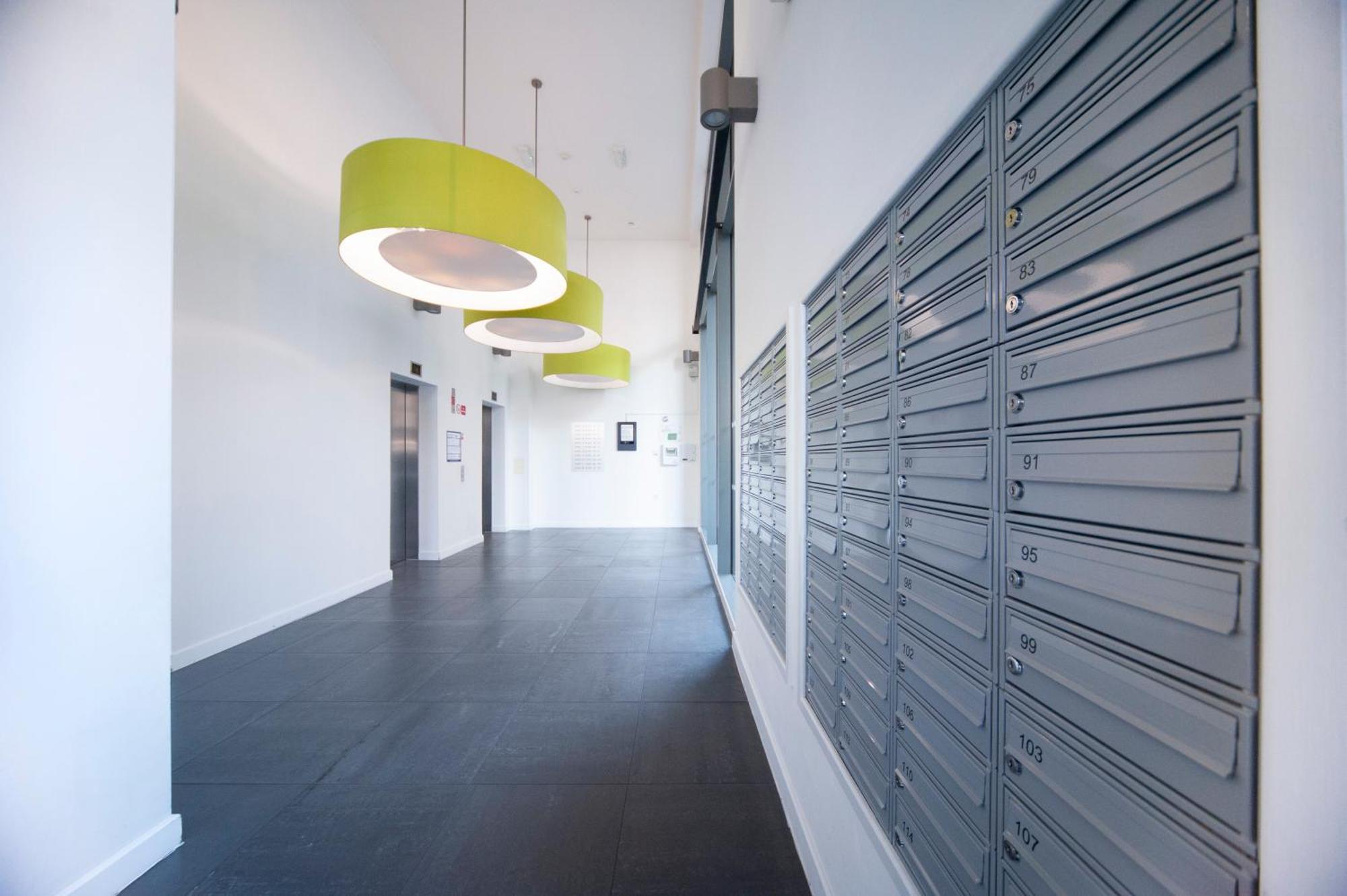 Top Floor Apt - 2 Bed/2 Bath + Private Balcony London Exterior foto